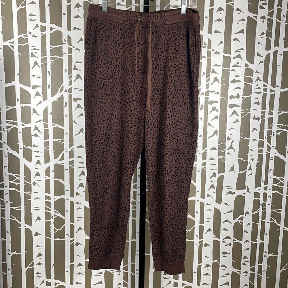 Jane and Delancey Leopard Print Jogger Lounge Pants L